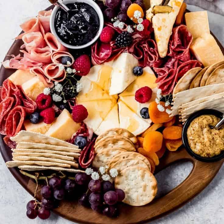 BEGINNER CHARCUTERIE BOARD