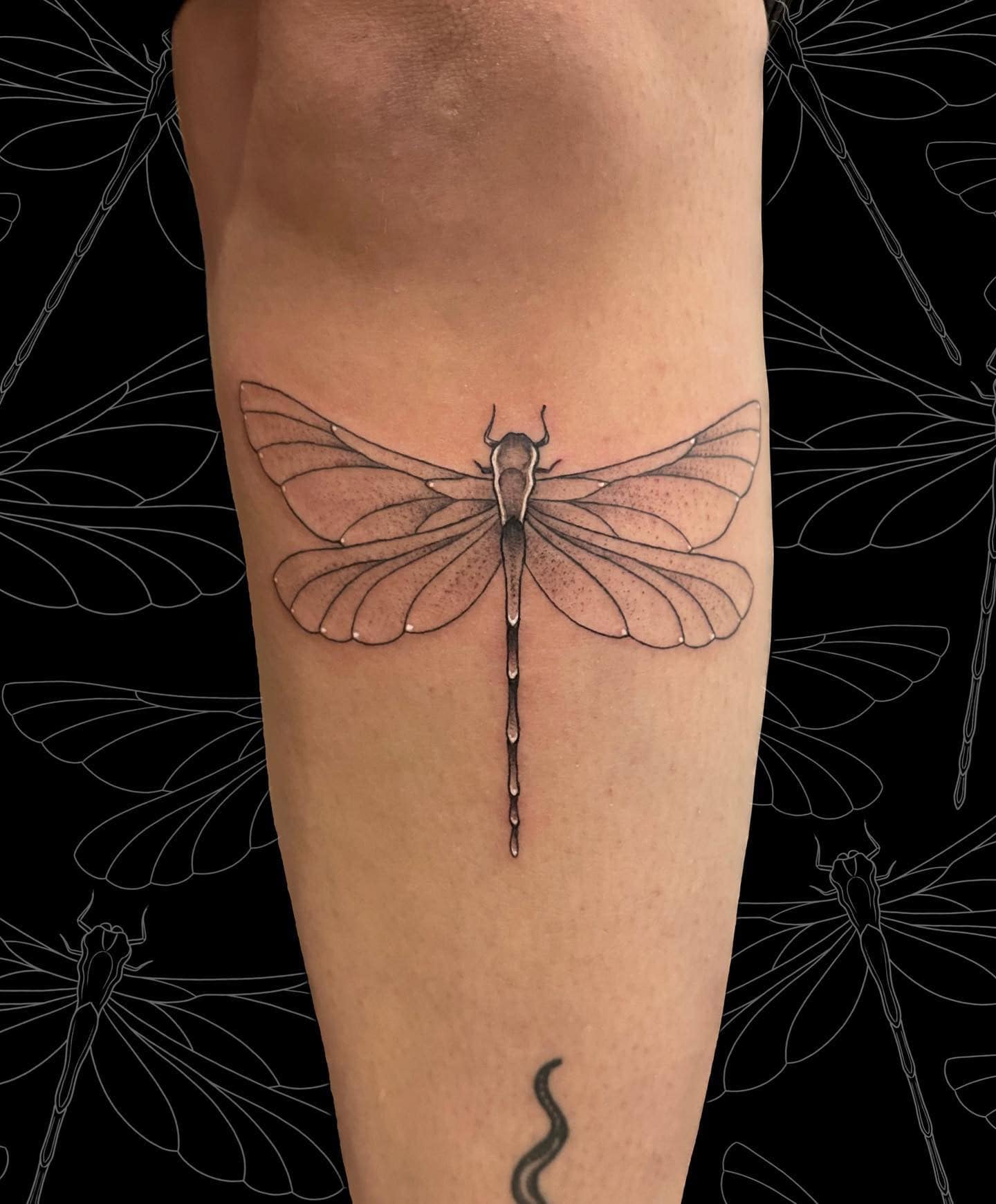 28] Elegance Under the Knee: Dragonfly Tattoo