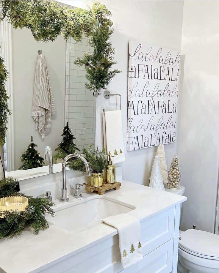 BATHROOM MINIMALIST CHRISTMAS DECORATIONS