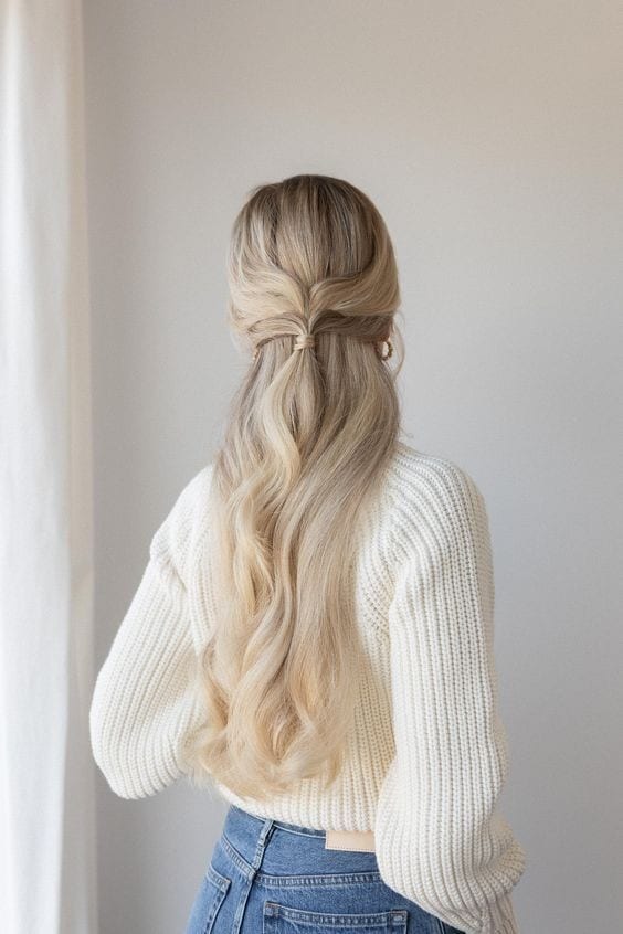 SIMPLE HALF UP HAIRSTYLE