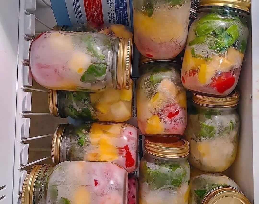 Smoothie Meal Prep in Mason Jars