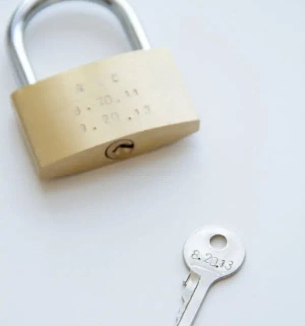 DIY Anniversary Lock