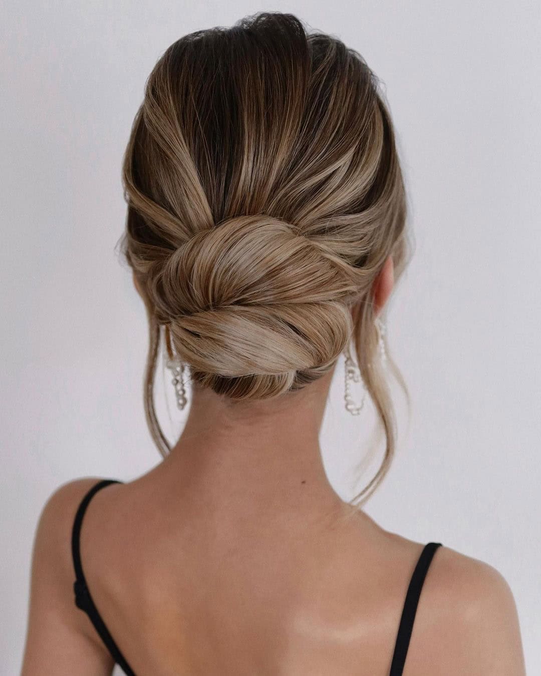 LOW BUN BRIDAL HAIRSTYLES