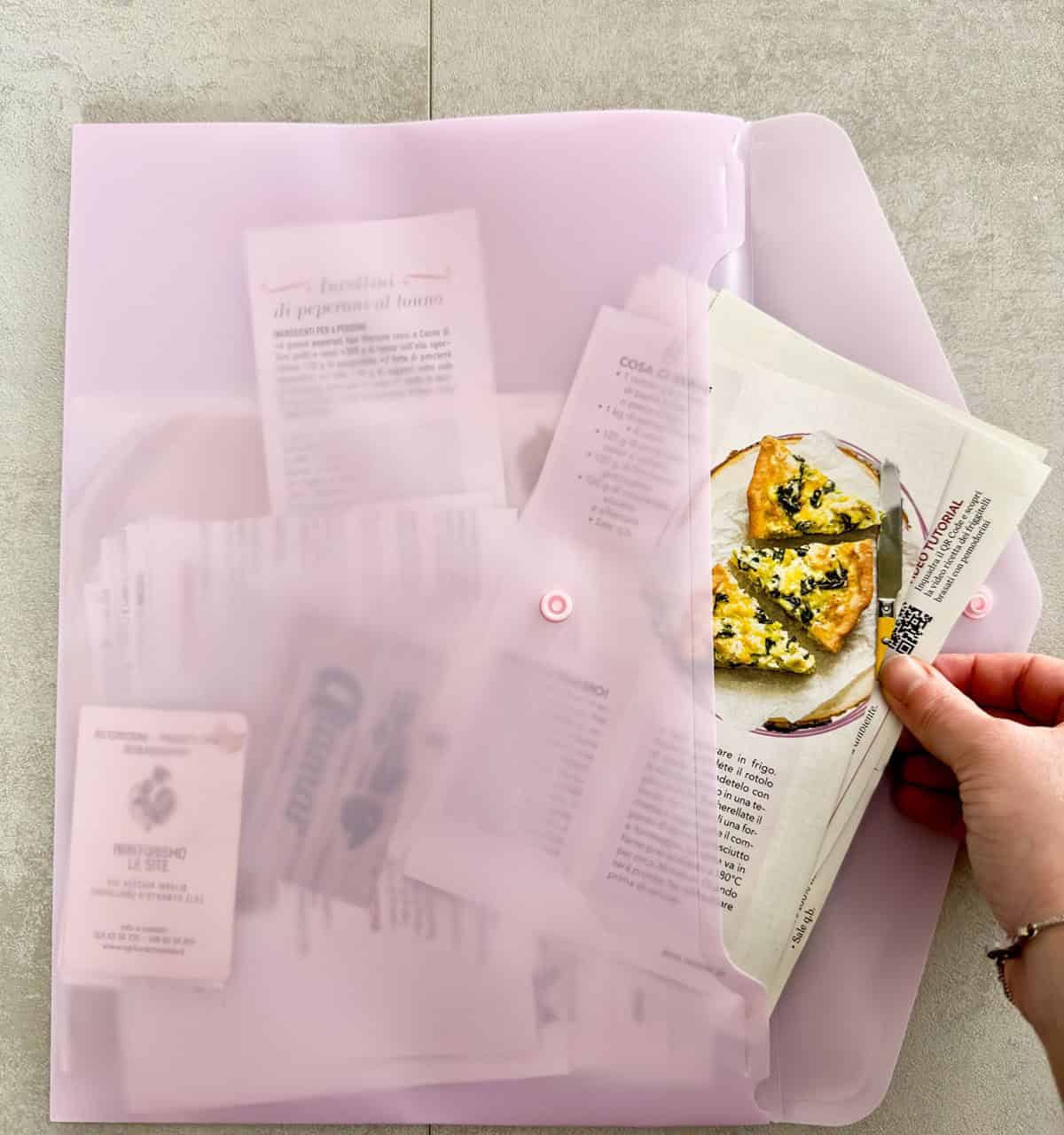 Store Recipes, Coupons, and Cards in a Dedicated Folder