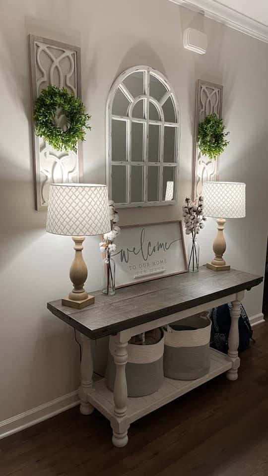 ENTRYWAY WALL DECOR