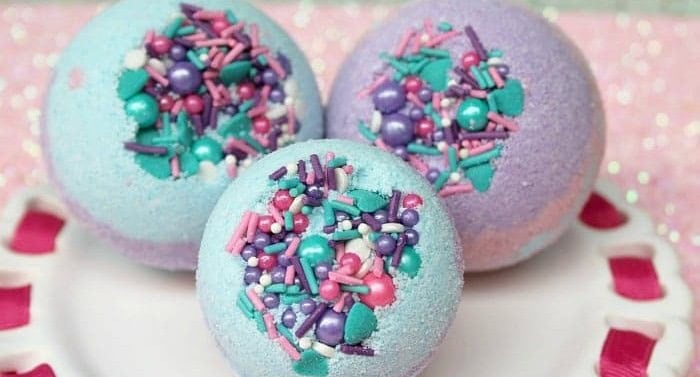 DIY Mermaid Bath Bombs with Coconut Oil