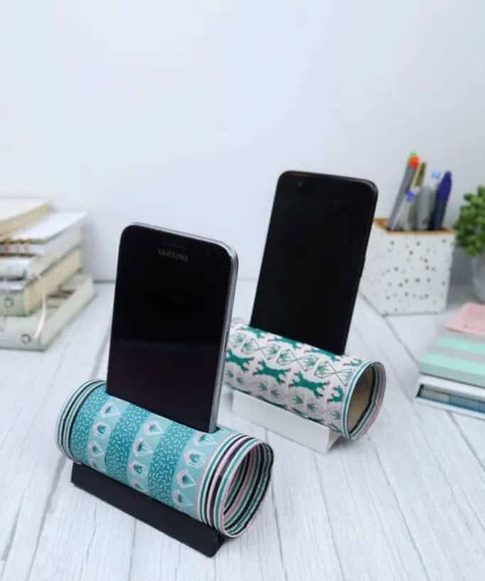 DIY Phone Holder from Toilet Paper Roll