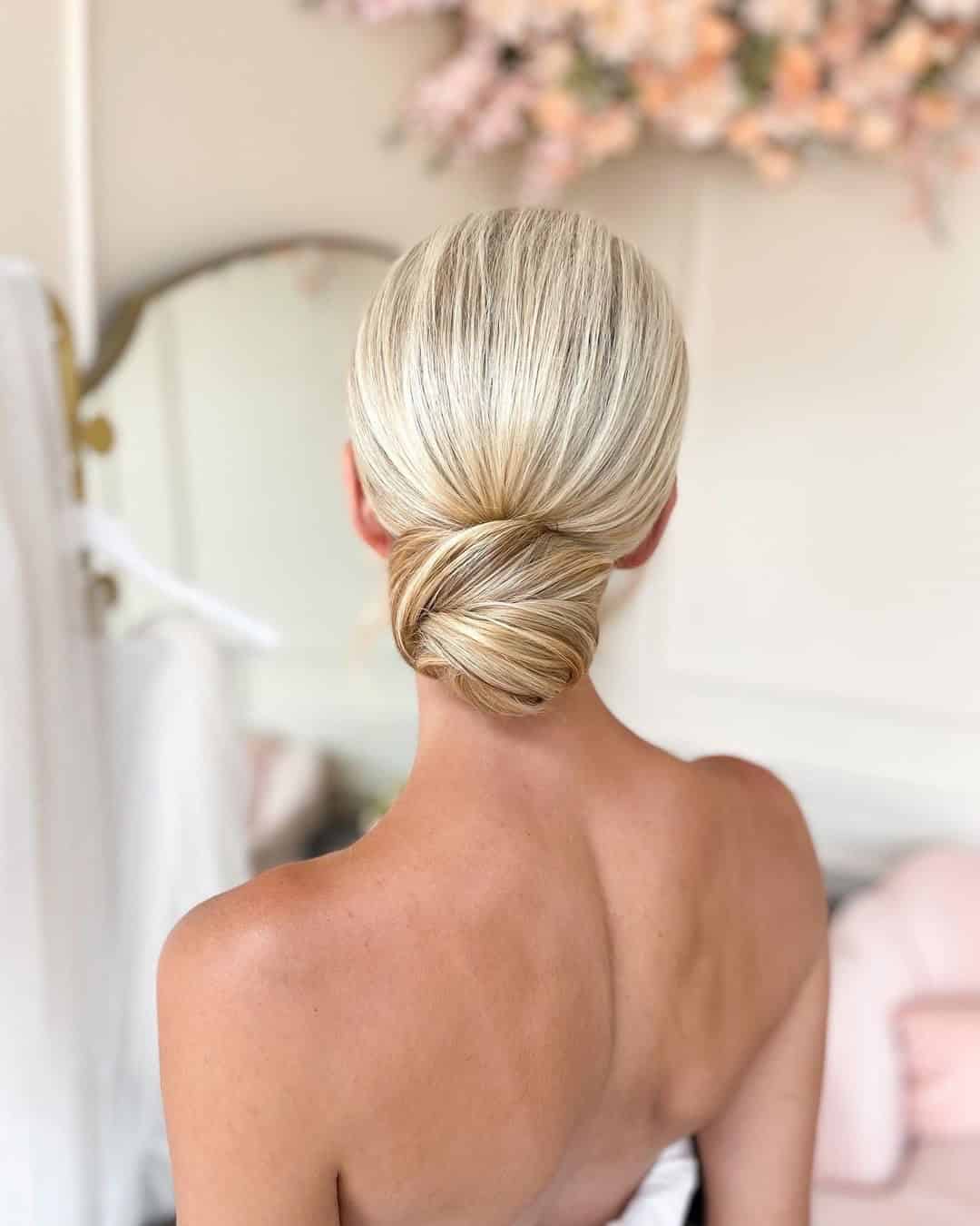 LOW BUN BRIDAL HAIRSTYLES