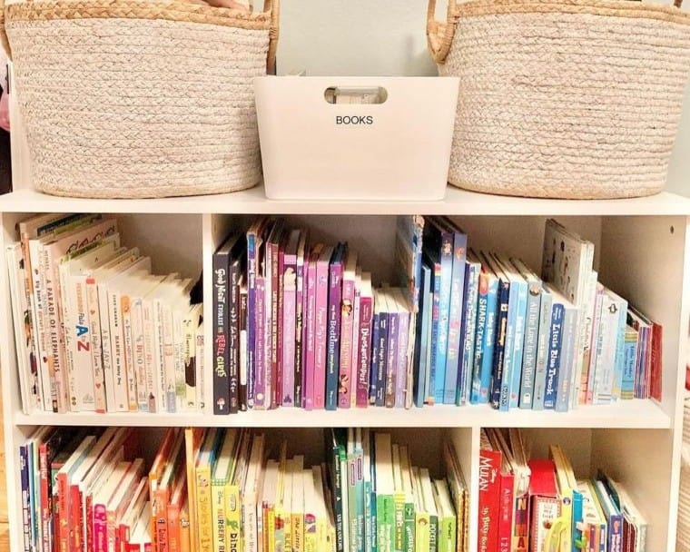 Kids’ Book Shelf Organizer