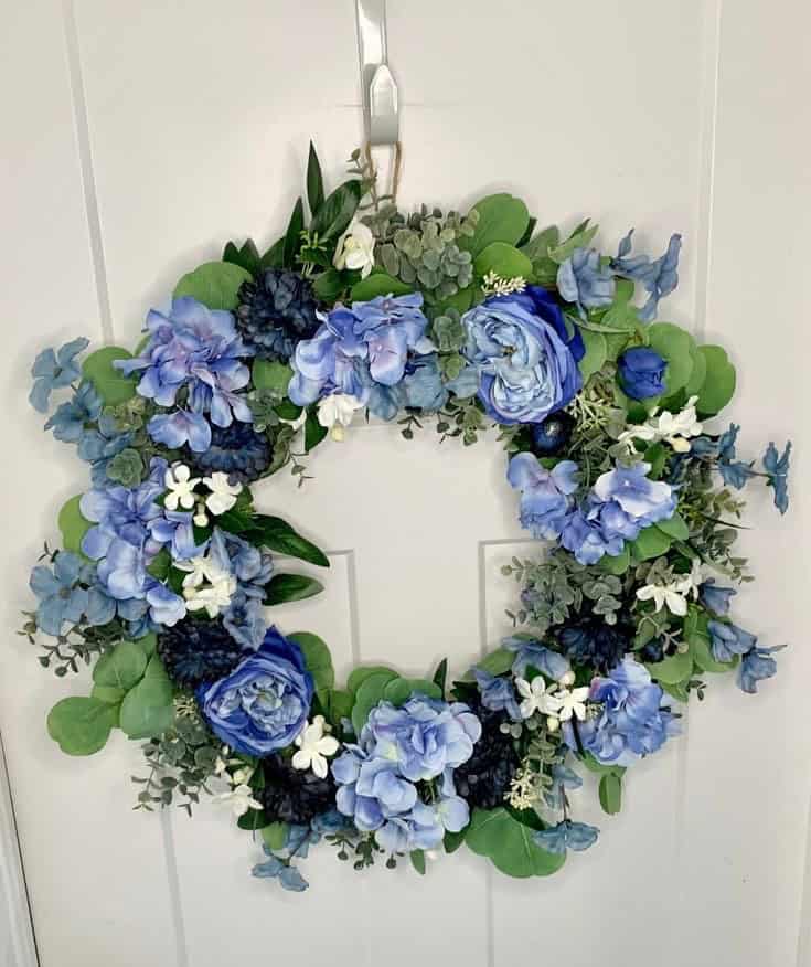 BLUE FLORAL WREATH