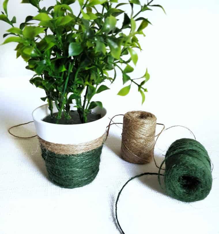 Yarn-Wrapped Flower Pot