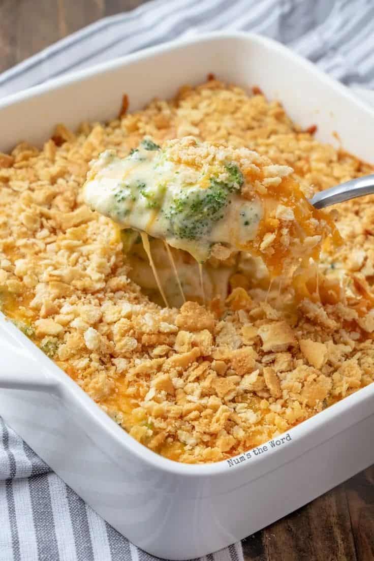 BROCCOLI CHEESE CASSEROLE