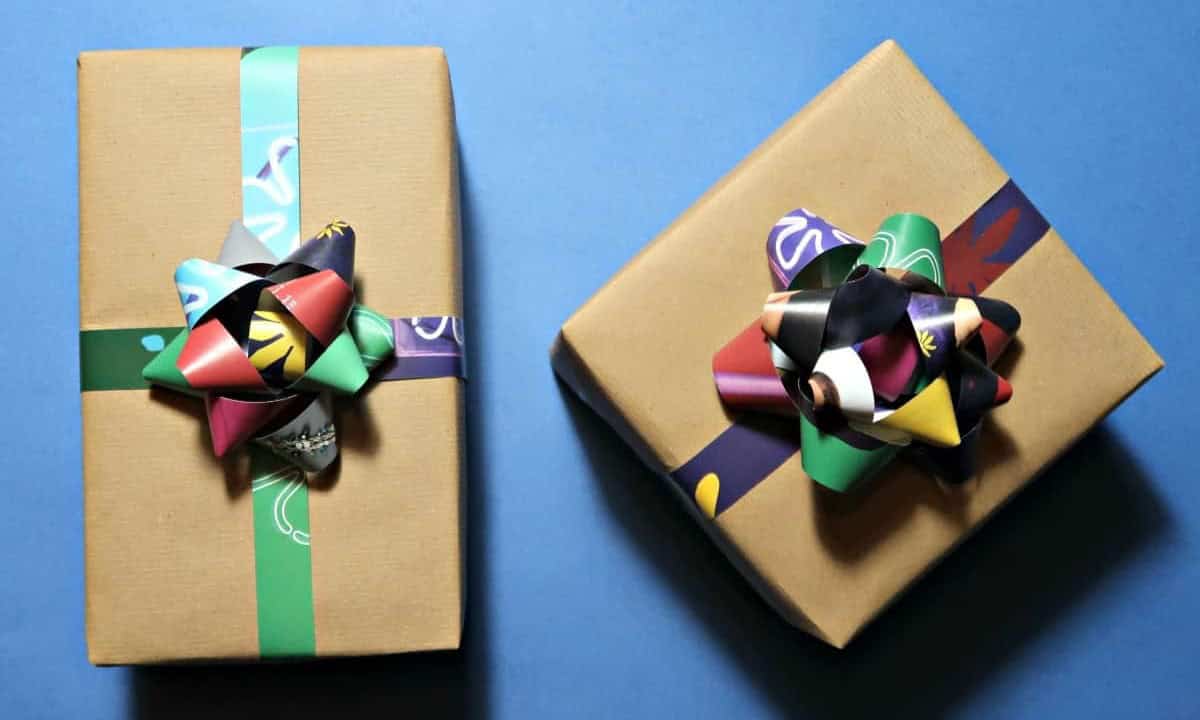 Colorful, Recycled Gift Bows for Christmas Gifts