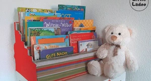 Cardboard Bookshelf