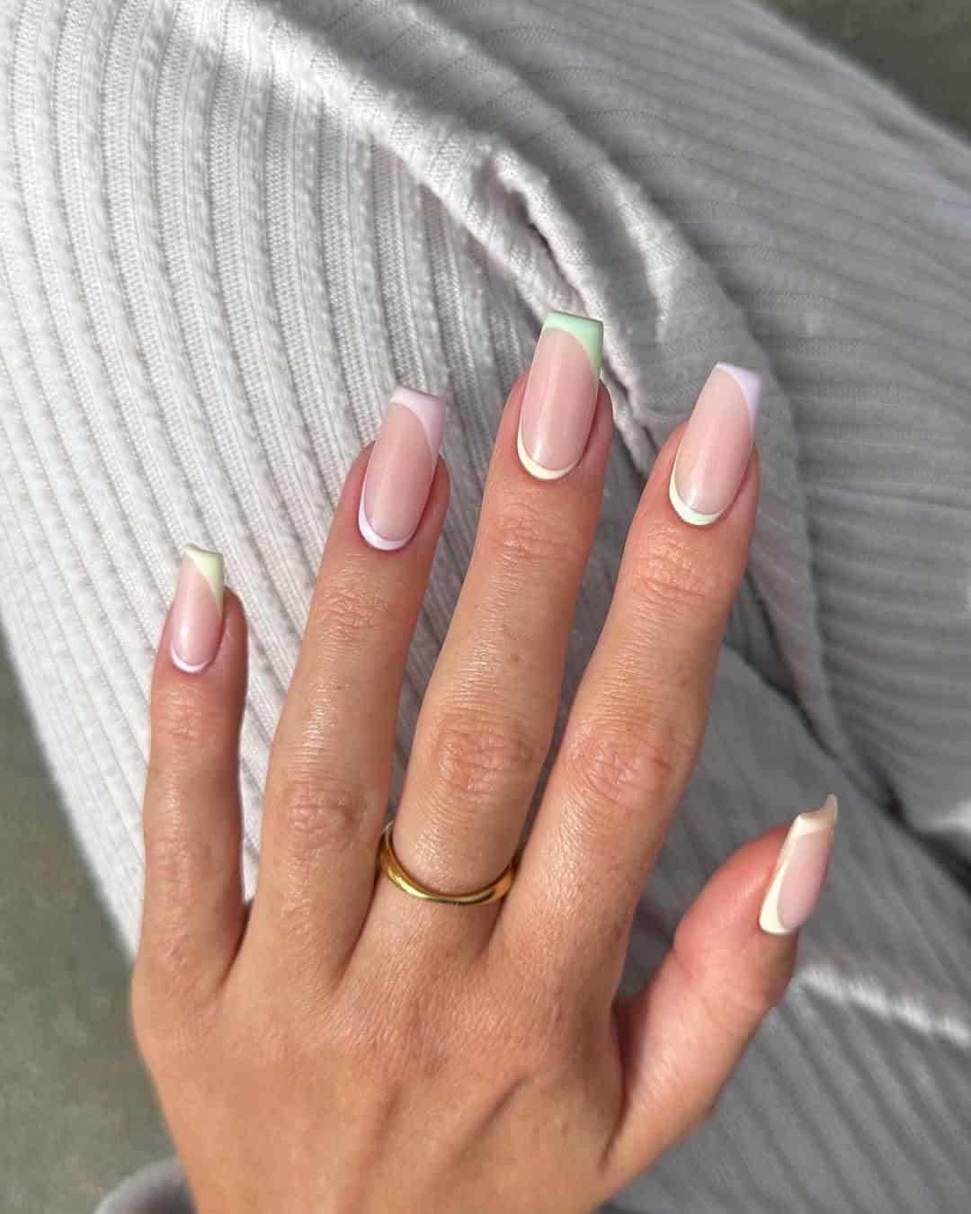 PASTEL SPRING NAILS