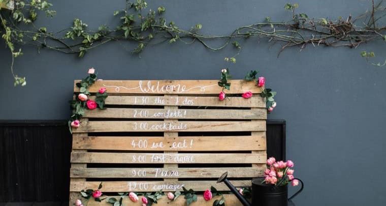 Pallet Welcome Sign