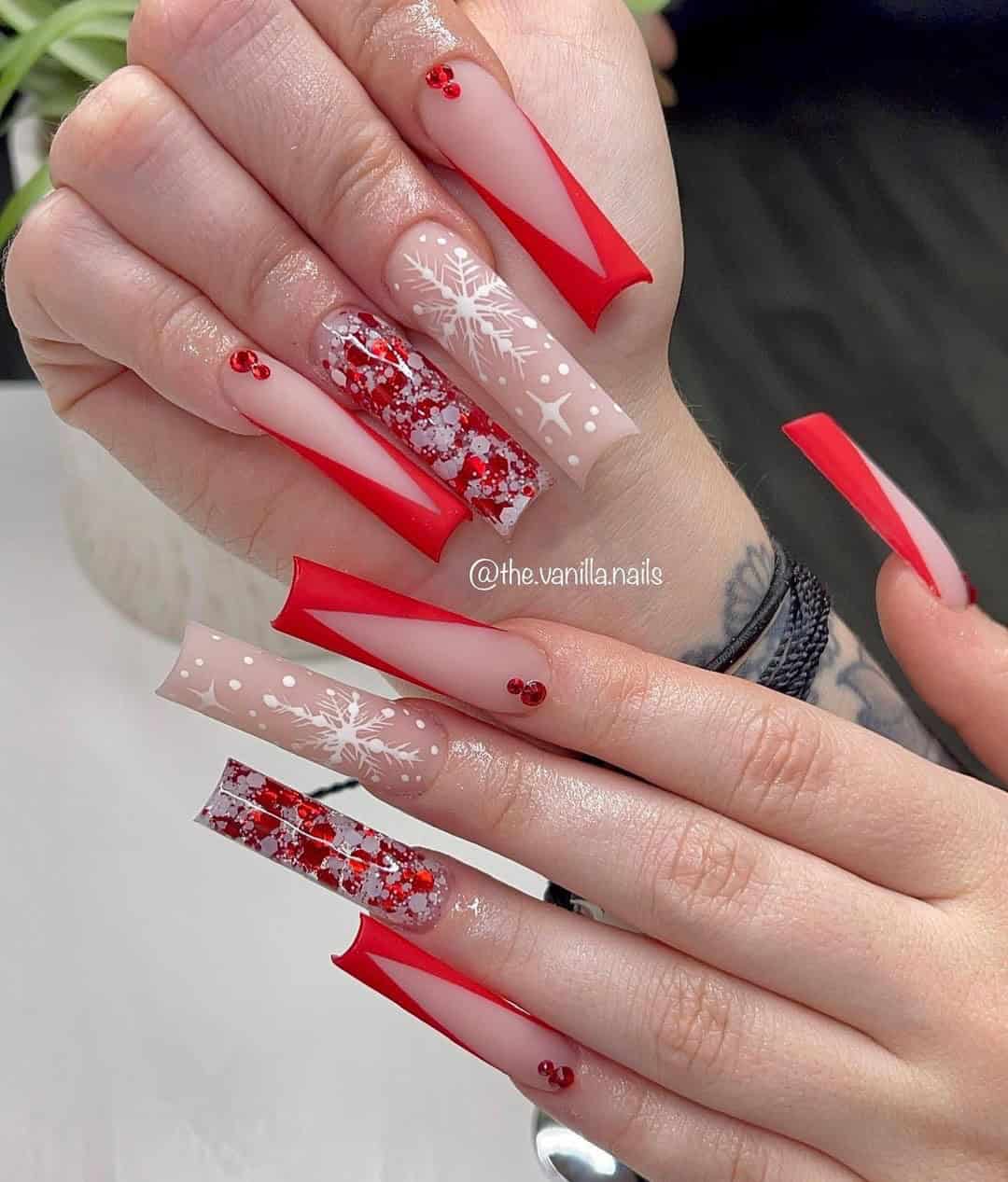 RED WINTER NAILS