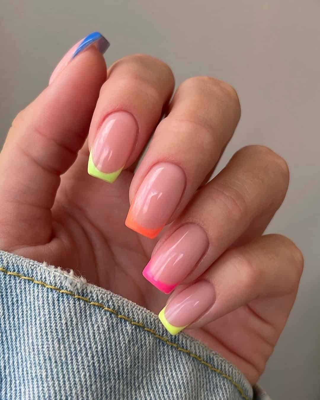 MULTI-COLORED TIPS