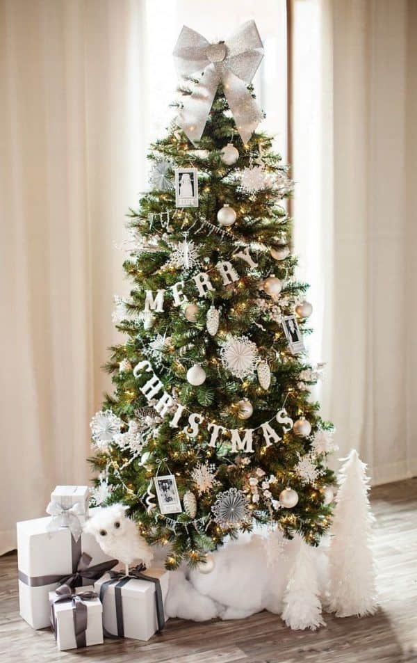 Chic Merry Christmas Tree