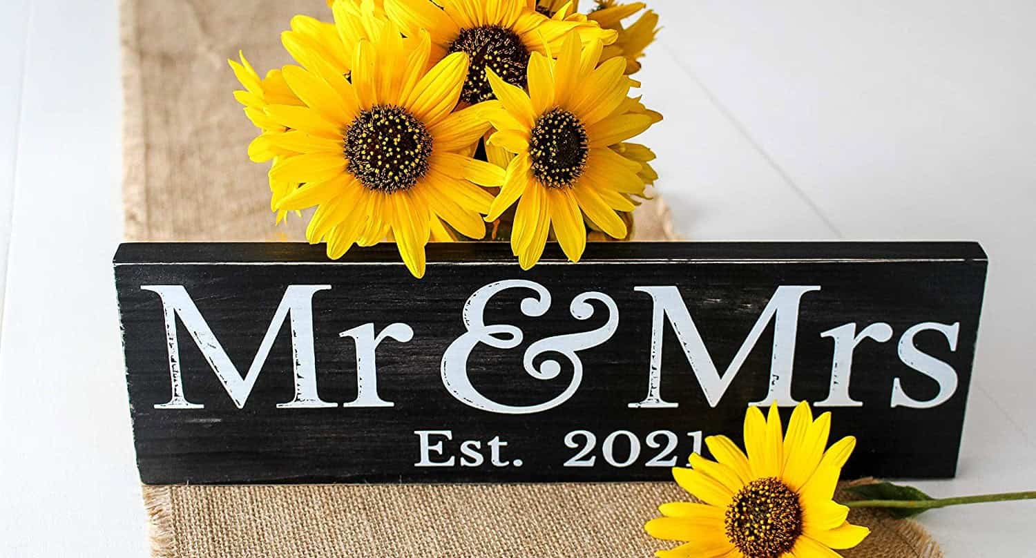 Mr. & Mrs. Sign