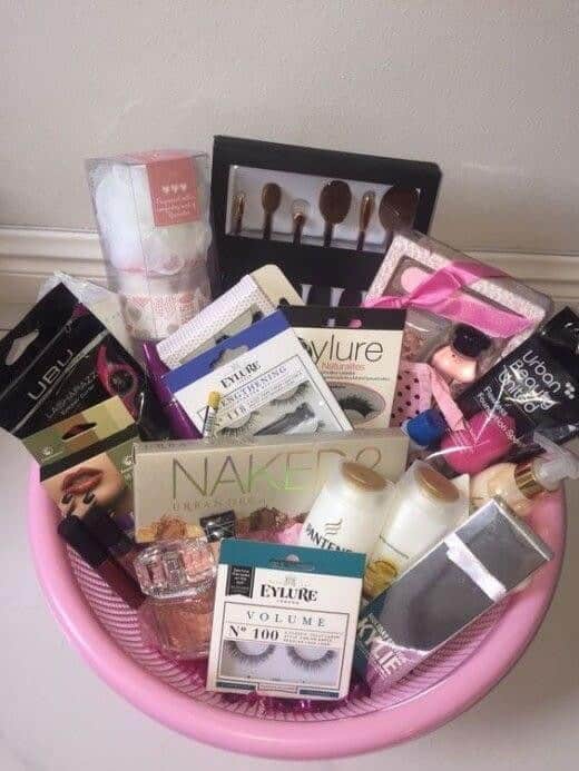 BASKET FOR THE BEAUTY LOVER