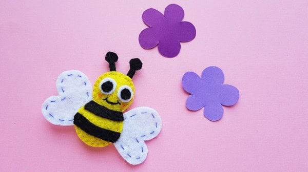 DIY Felt Bumblebee