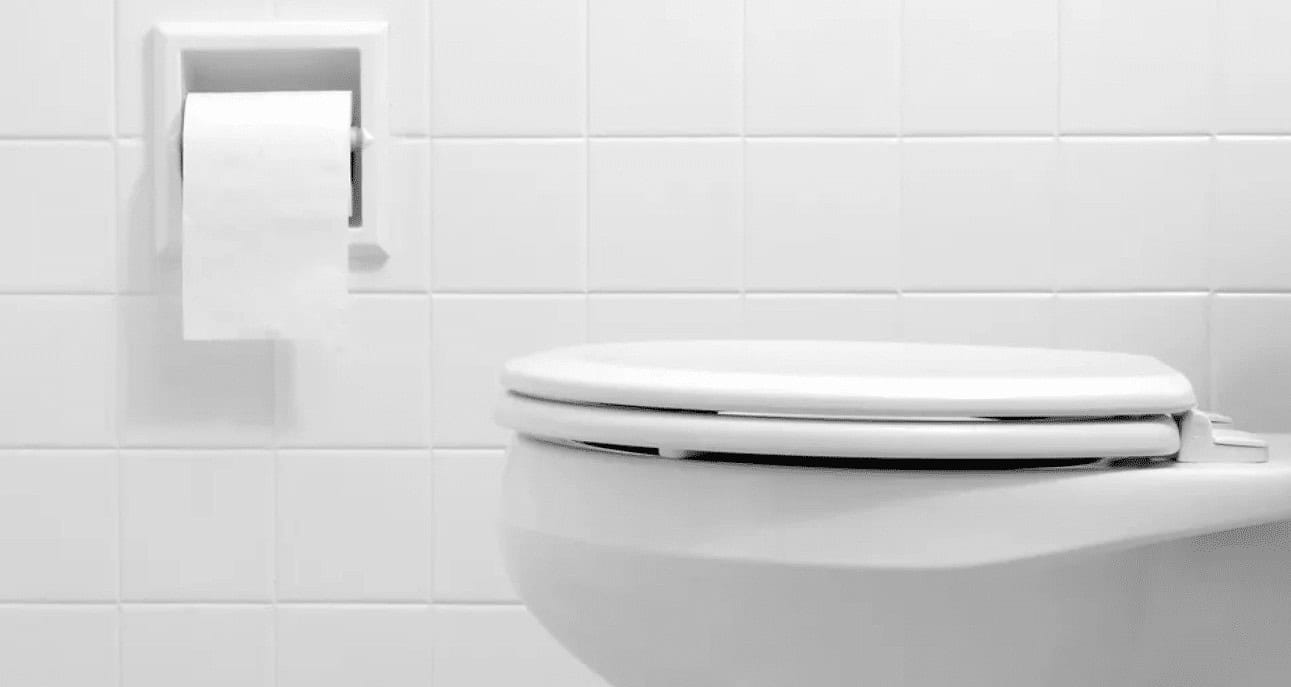 Clean the Toilet with Baking Soda and Vinegar