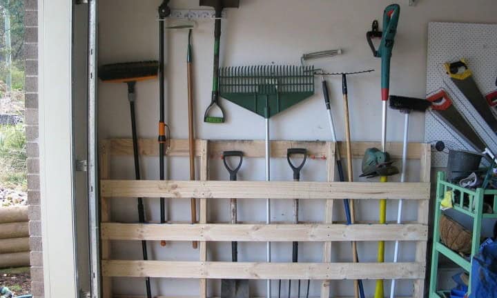 DIY Gardening Tool Storage from Old Pallet