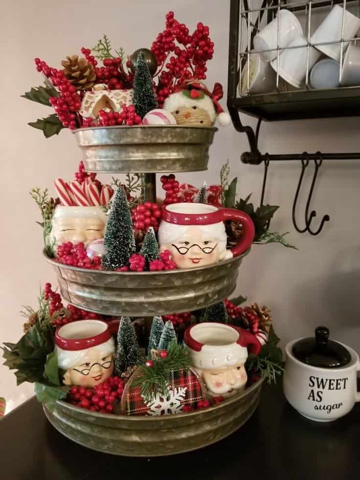 CRANBERRIES AND MUGS