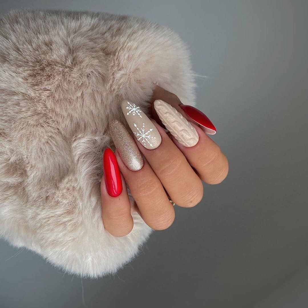 FESTIVE GOLD AND RED NAILS