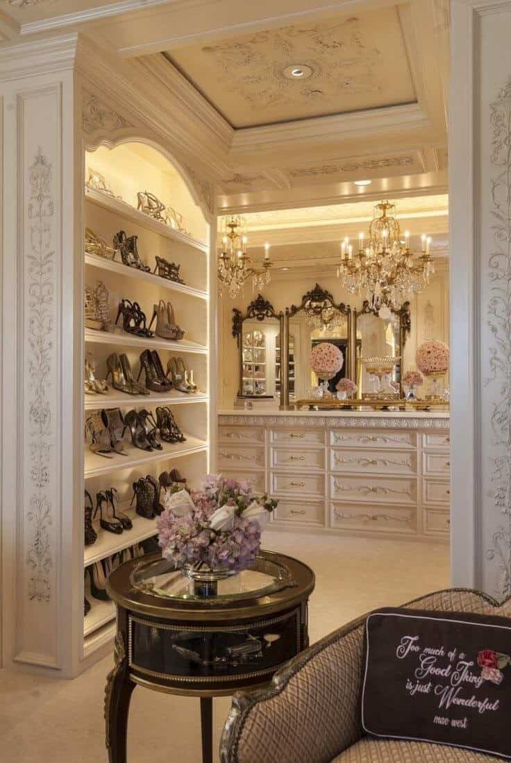 LUX CLOSET