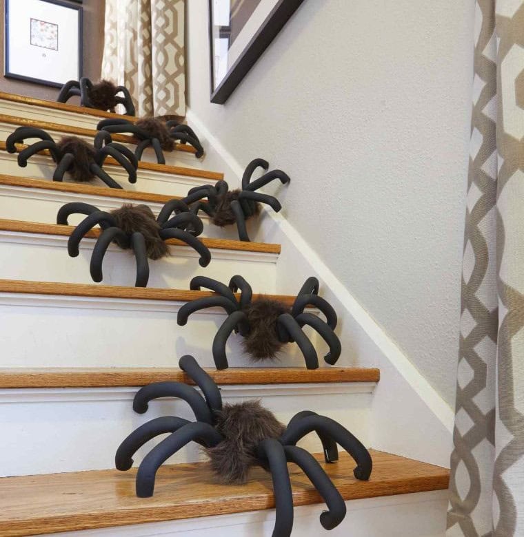 DIY Life-Sized Spiders