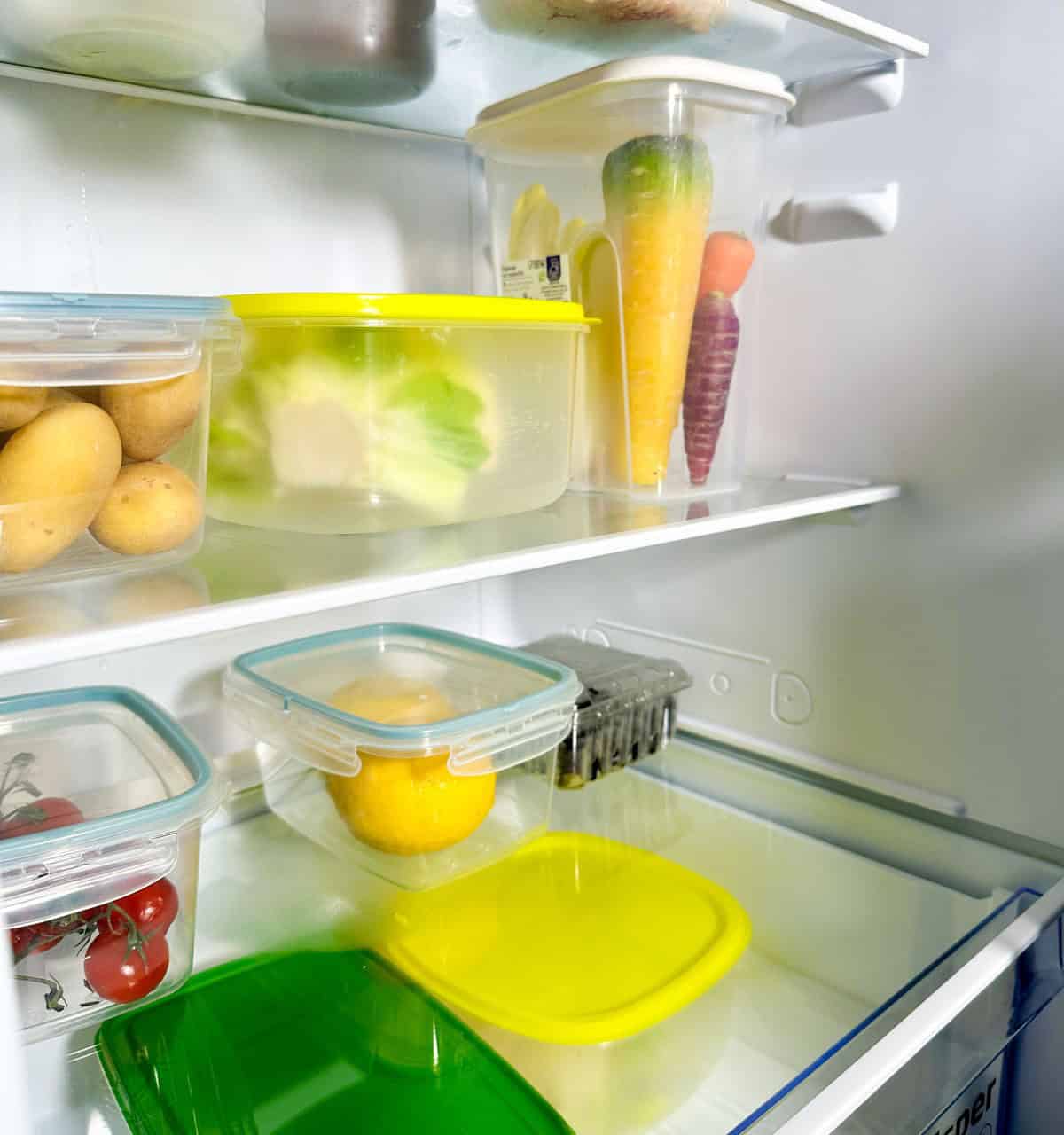 Use Plastic Containers to Organize Food in the Fridge