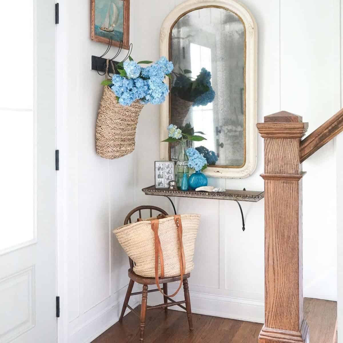 Corner Entryway