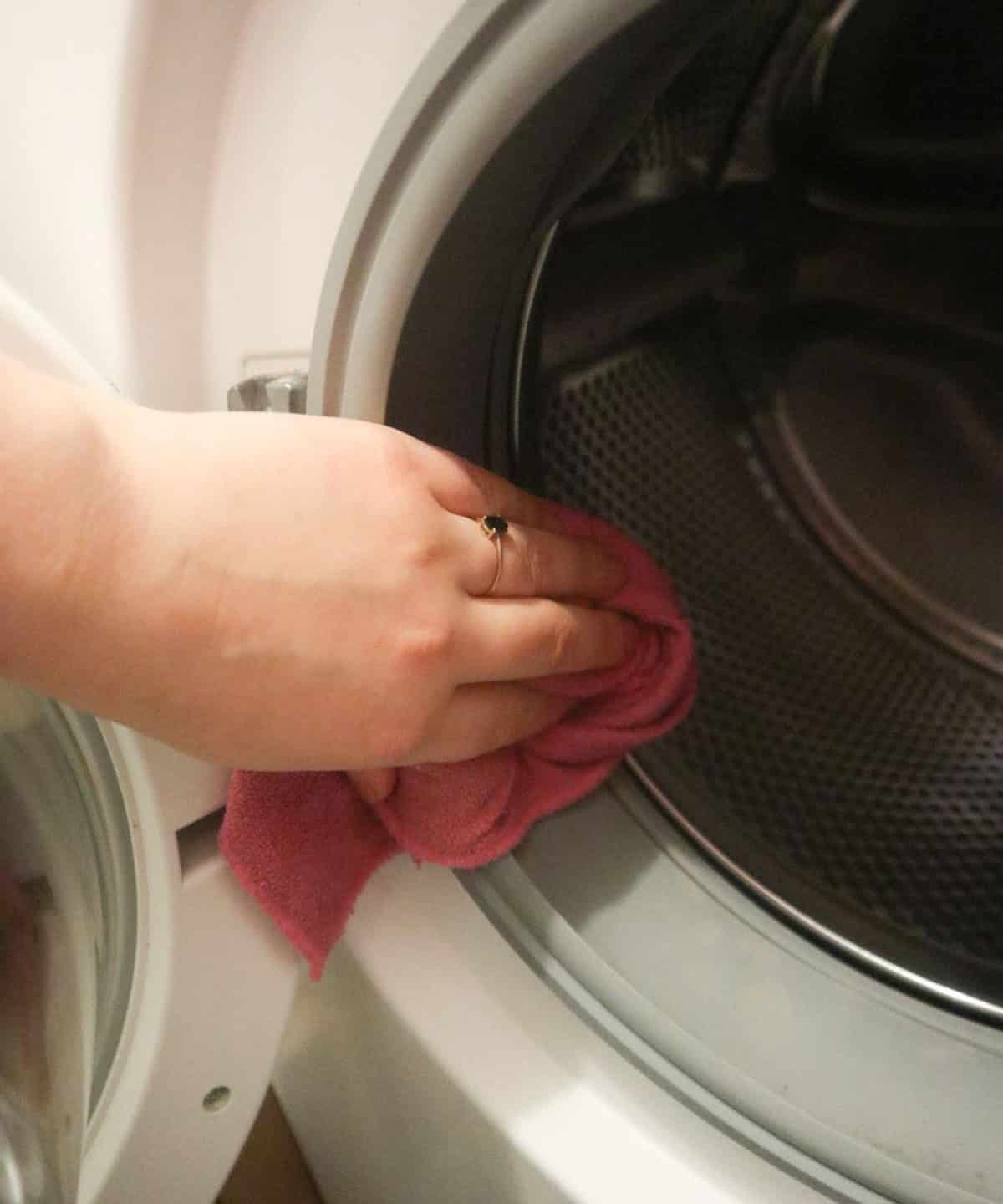 Keep Your Washing Machine Sparkling