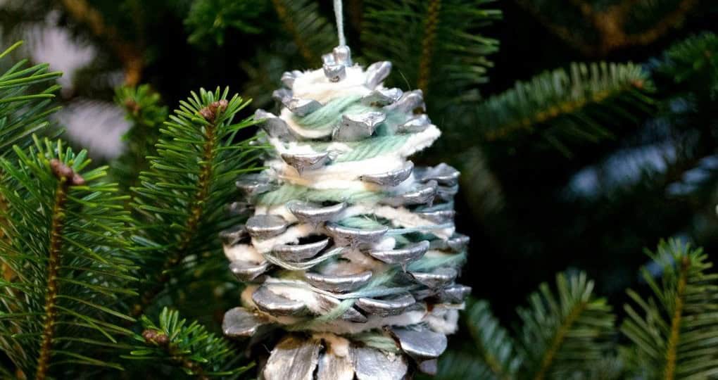 Yarn Wrapped Pinecone Ornaments