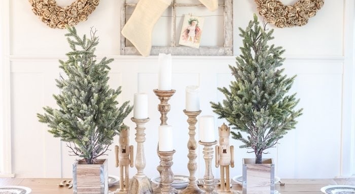 Farmhouse Christmas Dining Room Setup