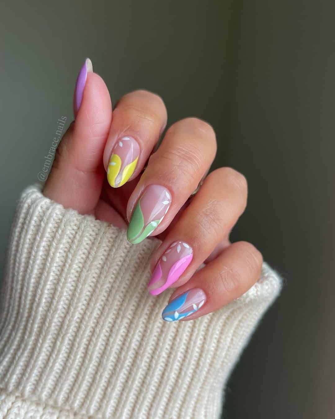 SWIRL NAILS