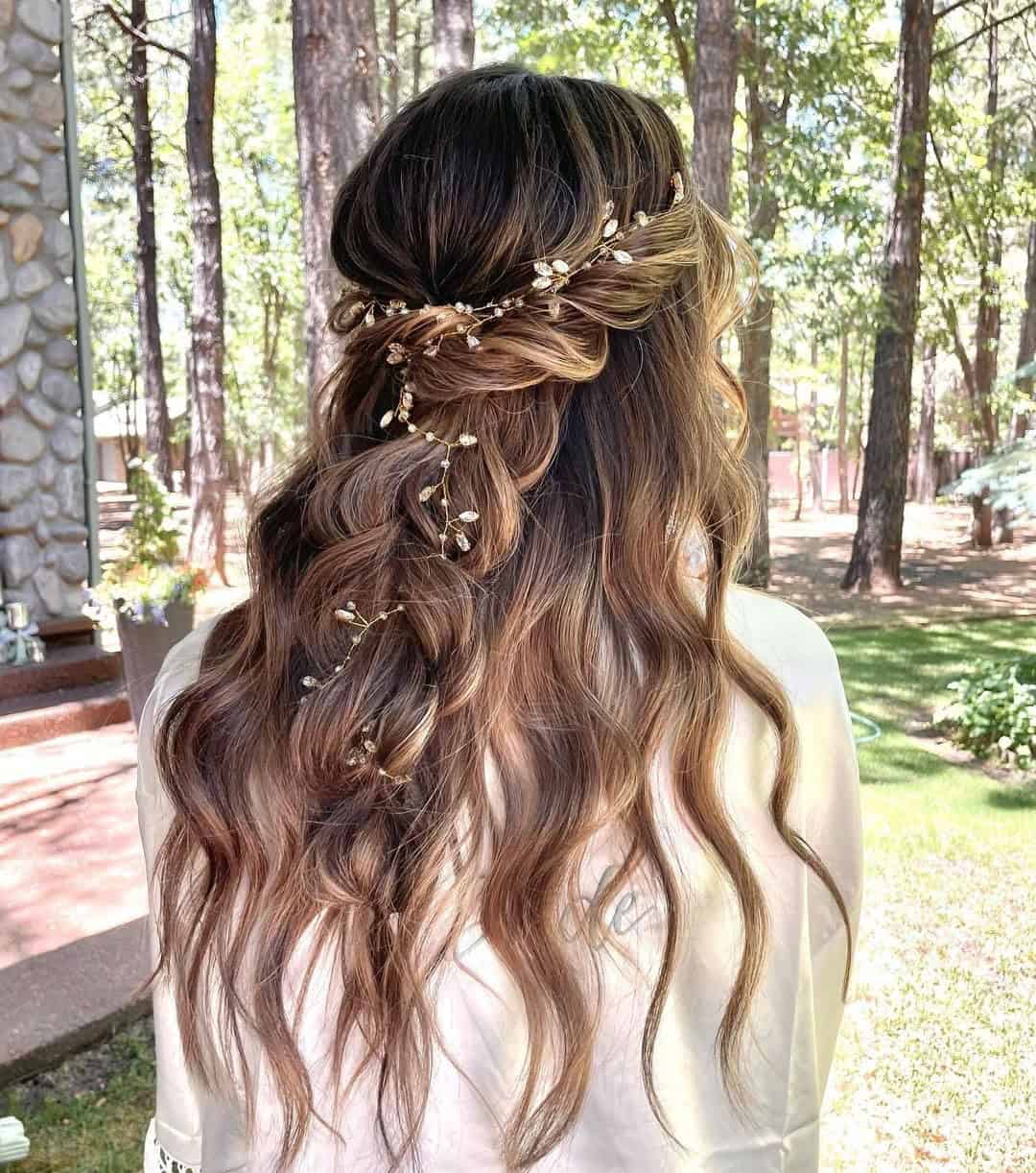 CLASSIC HALF UP HALF DOWN BRIDAL HAIRSTYLES