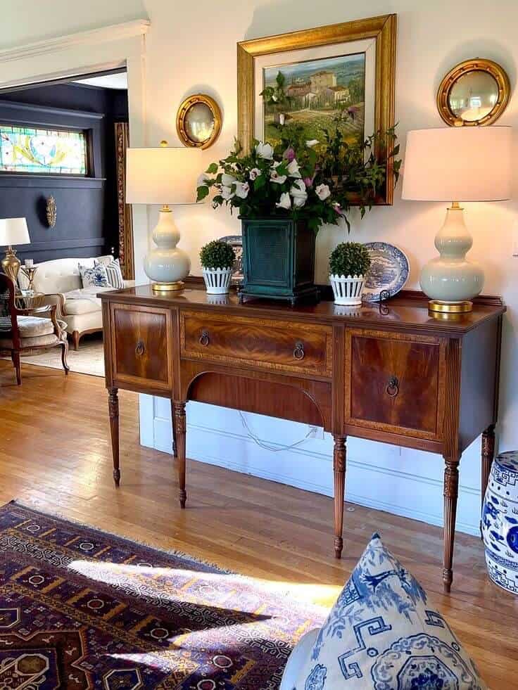 CONSOLE TABLE DECOR