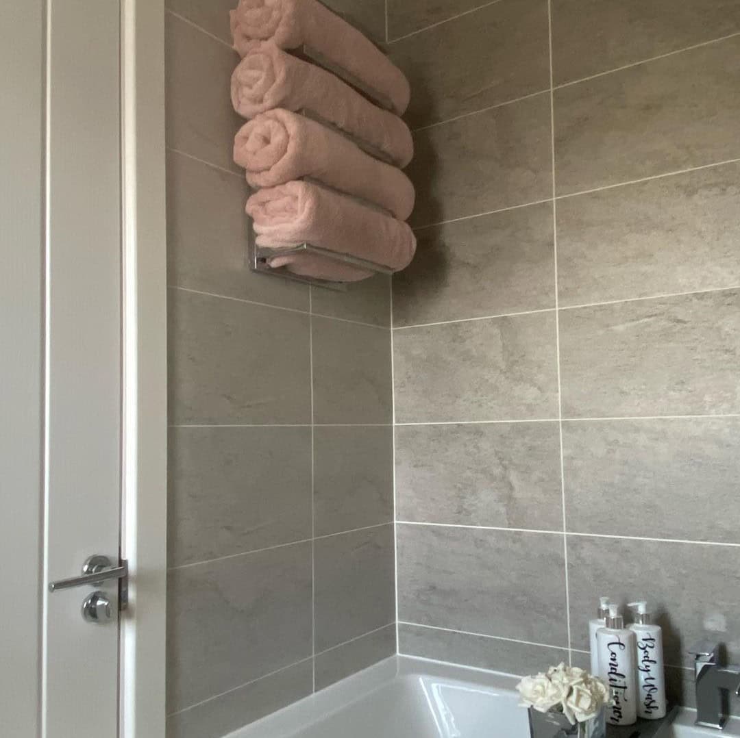 Floating Towel Organizer