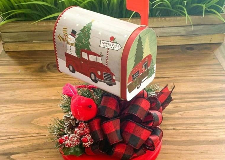 Mini Christmas Mailbox Décor