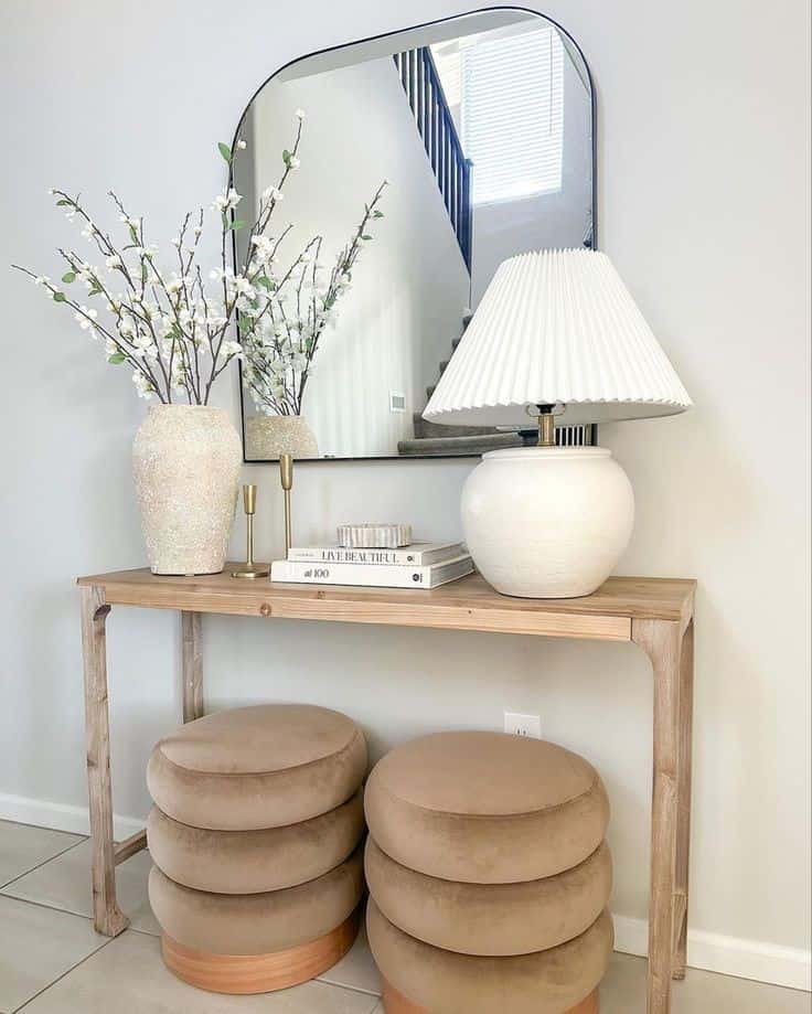 NEUTRAL ENTRYWAY DECOR