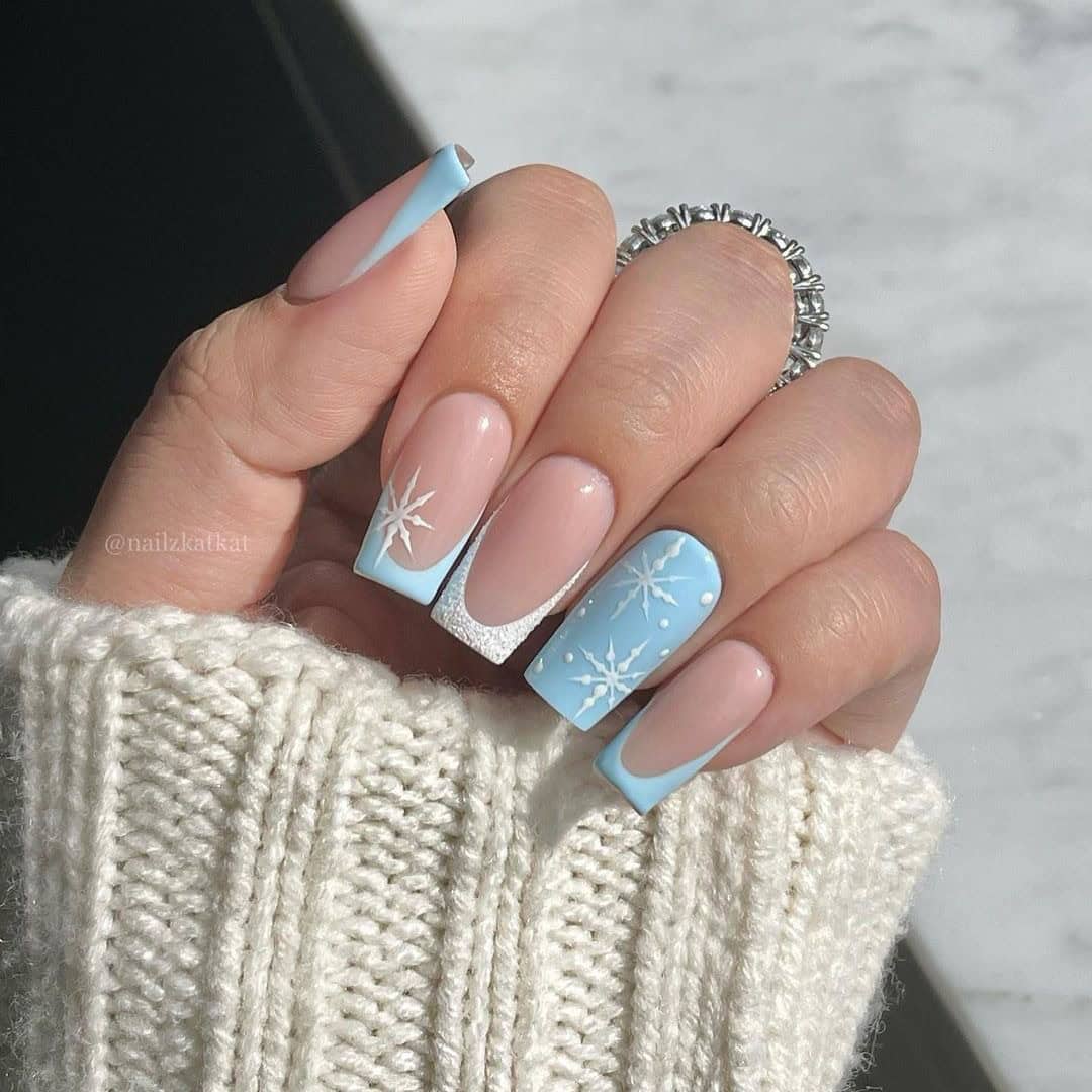 CLASSY BLUE WINTER NAILS