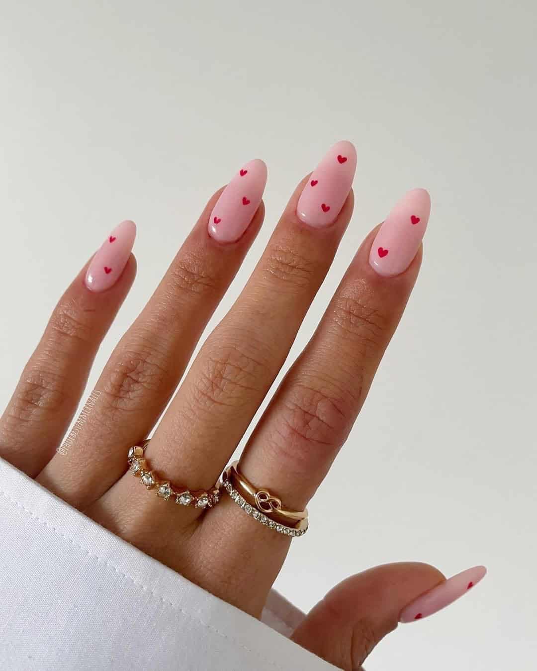 DAINTY VALENTINES NAILS