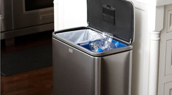 Dryer Sheets Can Totally Fix Trash Cans