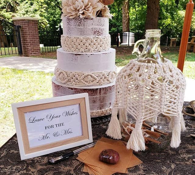 Simple Wishing Table For Guests