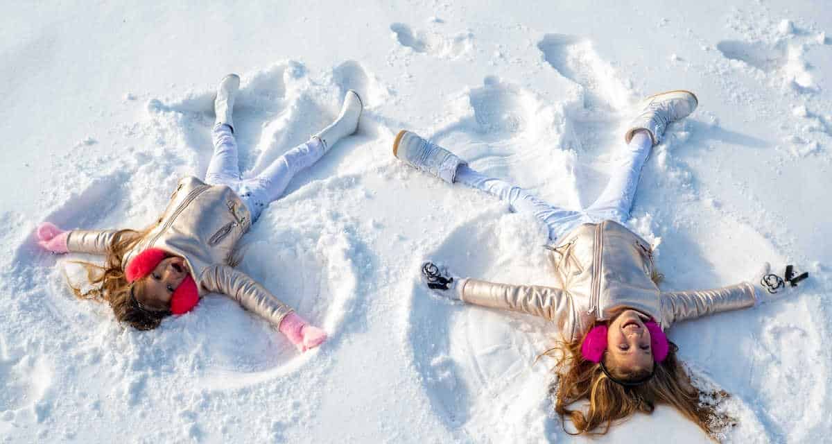 Make snow or sand angels