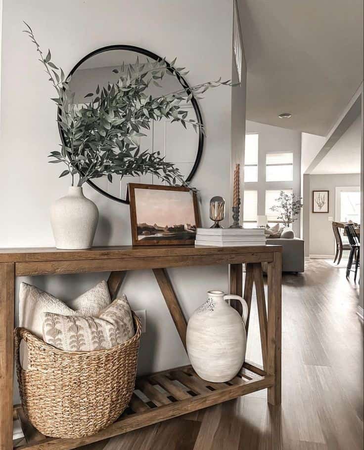 ENTRYWAY TABLE DECOR