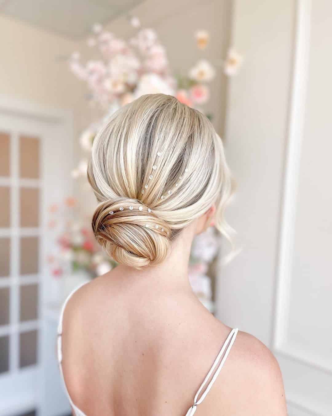 LOW BUN BRIDAL HAIRSTYLES